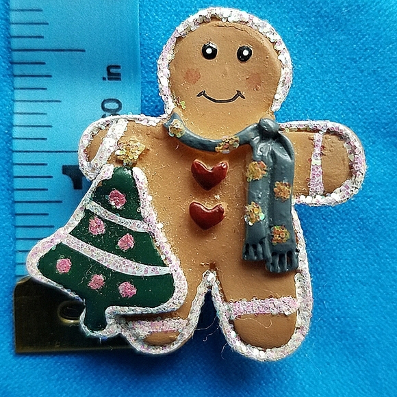 Gingerbread Man Winter Holiday Pin Brooch - Picture 4 of 4